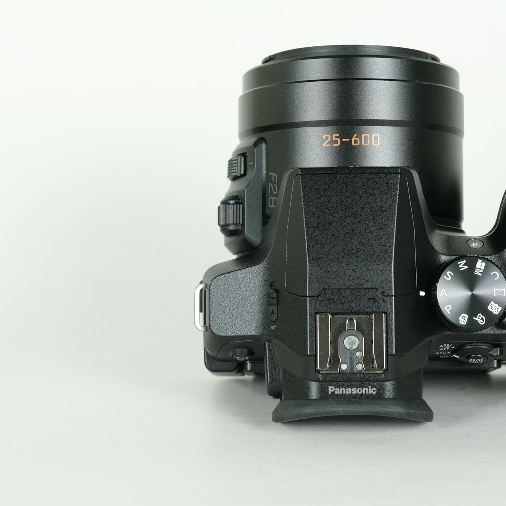 Panasonic LUMIX DMC-FZ300の出品 | ONE SCENE（ワンシーン）