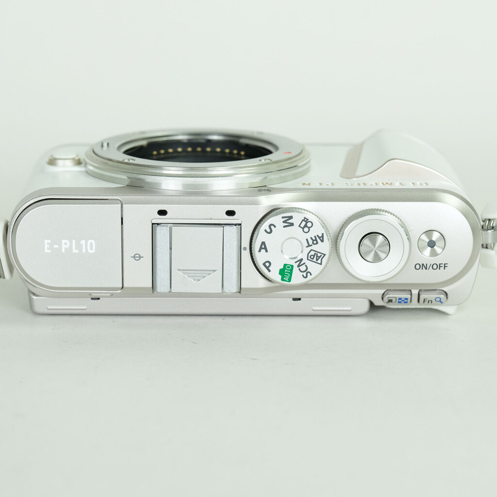 OLYMPUS PEN E-PL10