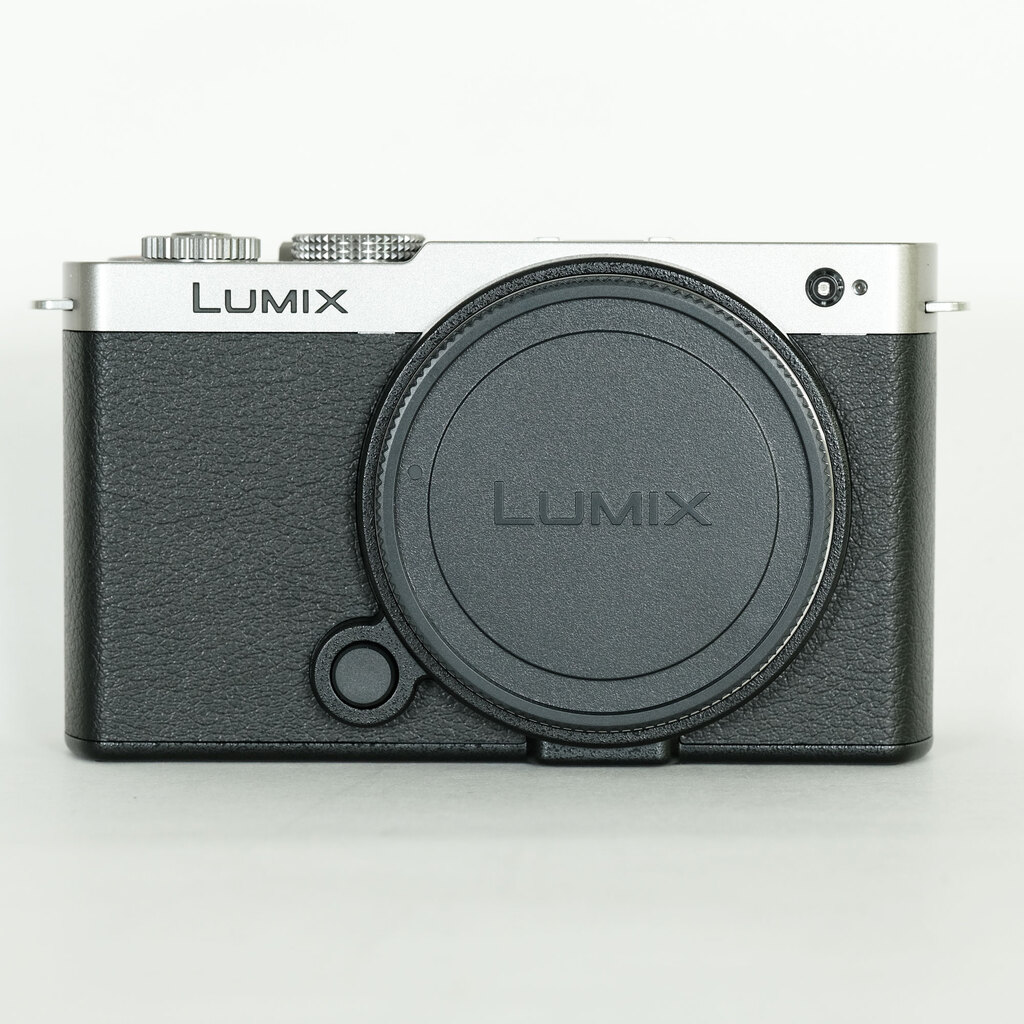 Panasonic LUMIX DC-S9
