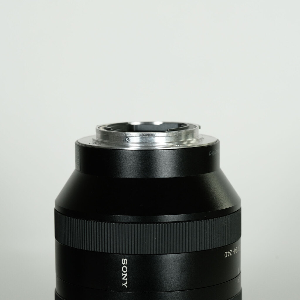 SONY FE 24-240mm F3.5-6.3 OSS SEL24240