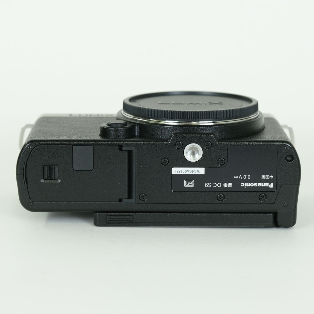 Panasonic LUMIX DC-S9 Panasonic LUMIX DC-S9