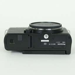 Panasonic LUMIX DC-S9 Panasonic LUMIX DC-S9