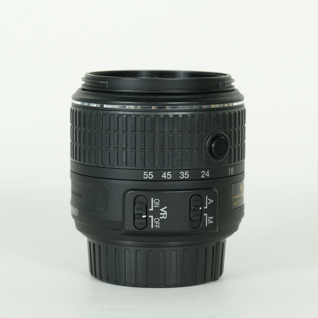 Nikon AF-S DX NIKKOR 18-55mm f3.5-5.6G VR II