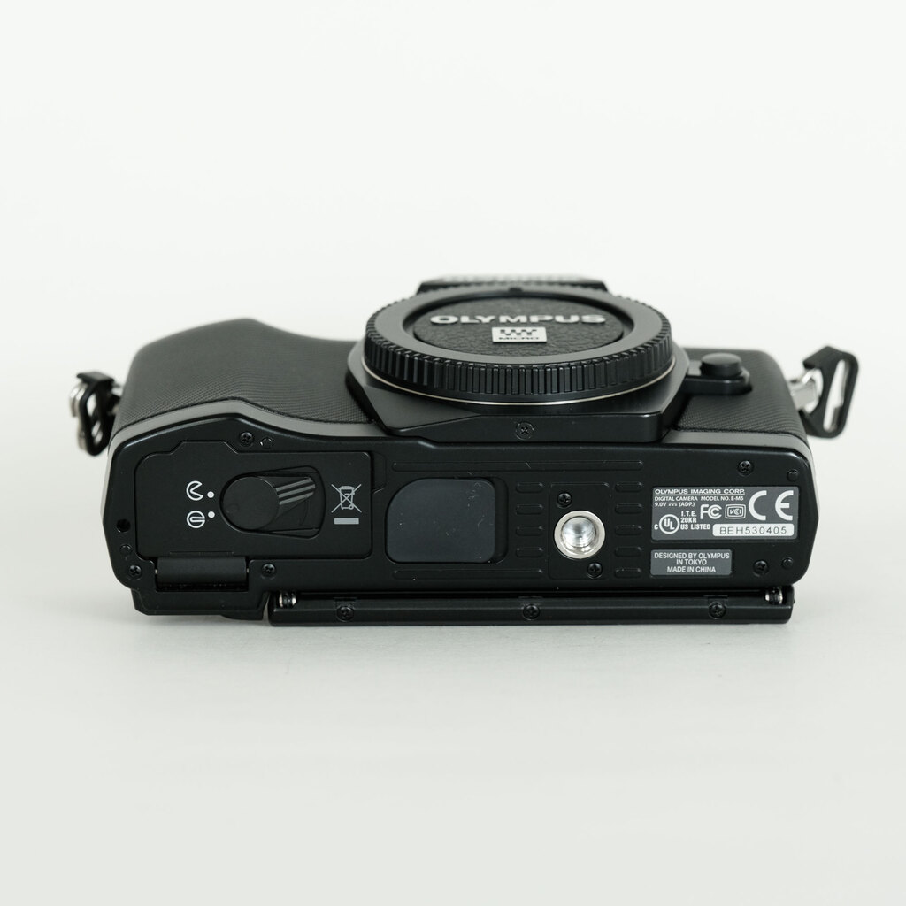 OLYMPUS OM-D E-M5 ボディ ブラック