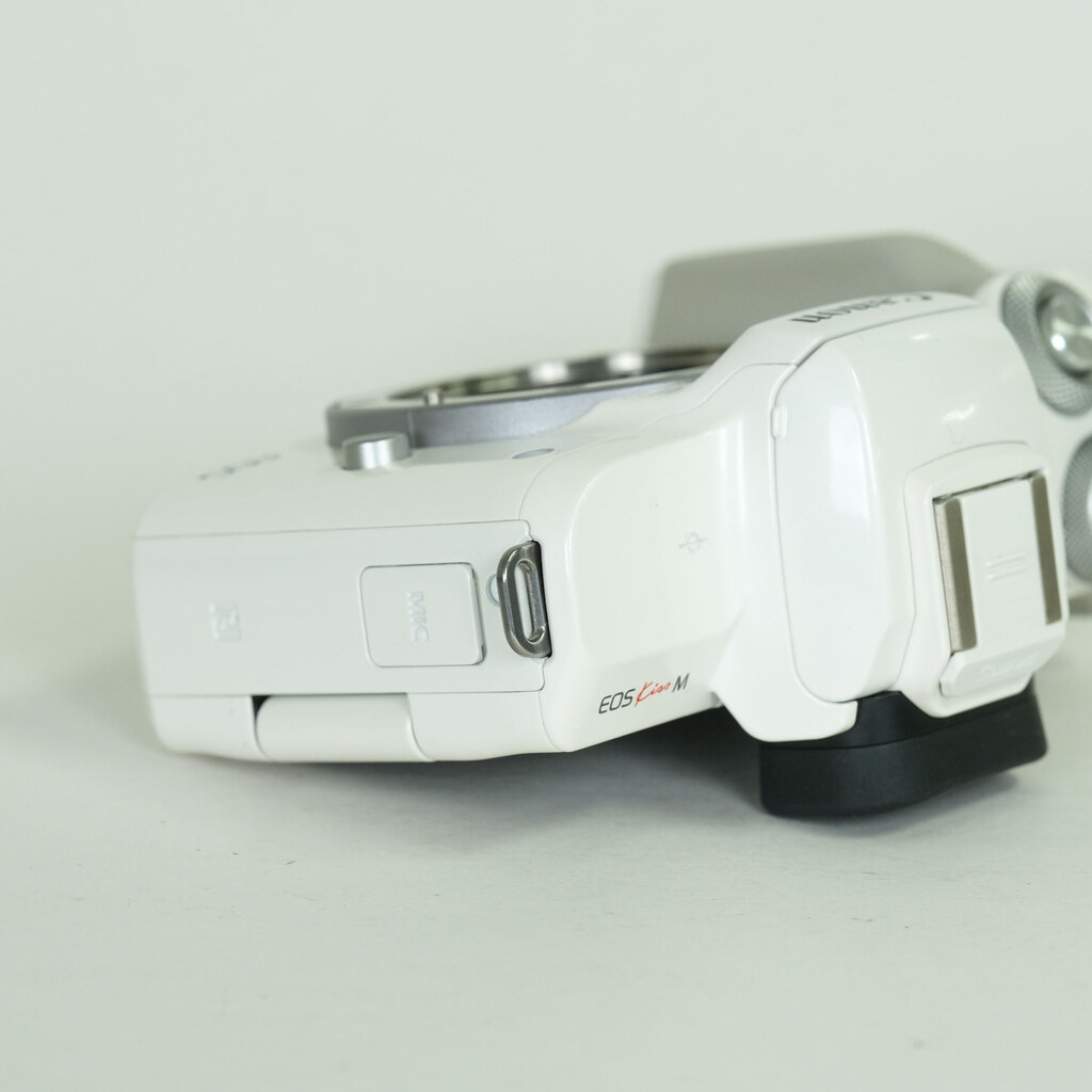Canon EOS Kiss M