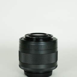 Canon EF-M28mm F3.5 マクロ IS STM