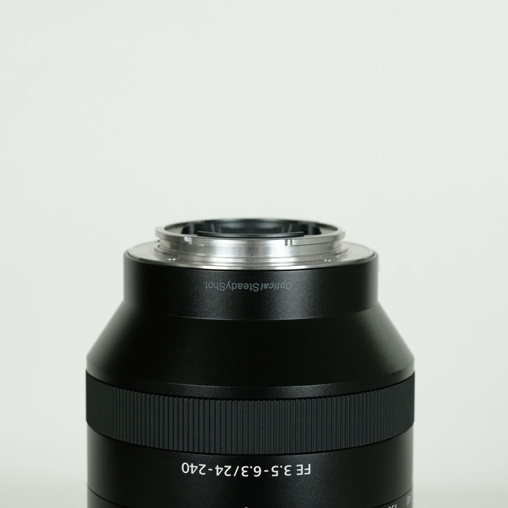 SONY FE 24-240mm F3.5-6.3 OSS SEL24240