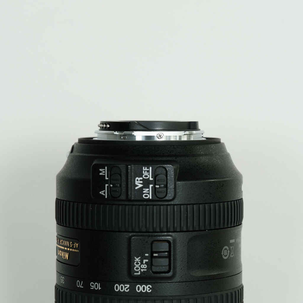 Nikon AF-S DX NIKKOR 18-300mm f/3.5-6.3G ED VR