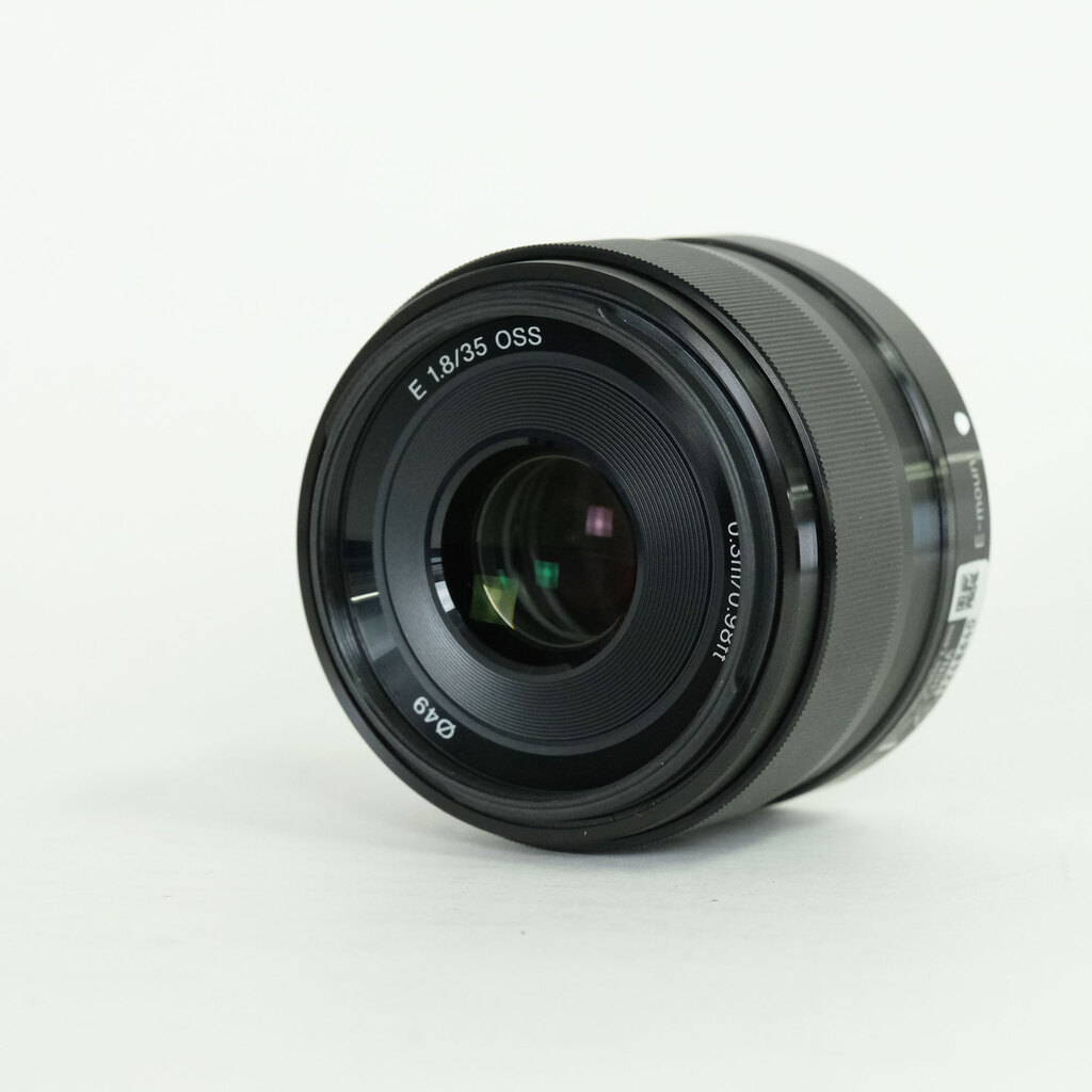 SONY E 35mm F1.8 OSS SEL35F18