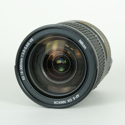 Nikon AF-S DX NIKKOR 18-300mm F3.5-5.6G ED VR Nikon AF-S DX NIKKOR 18-300mm F3.5-5.6G ED VR