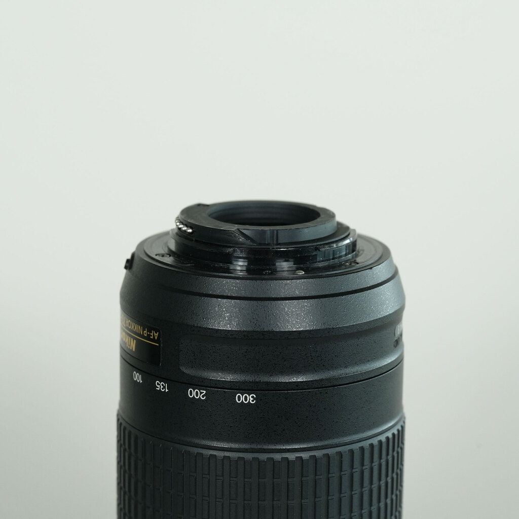Nikon AF-P DX NIKKOR 70-300mm f/4.5-6.3G ED VR Nikon AF-P DX NIKKOR 70-300mm f/4.5-6.3G ED VR