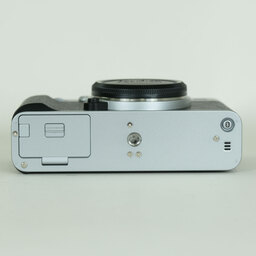 FUJIFILM X-E5