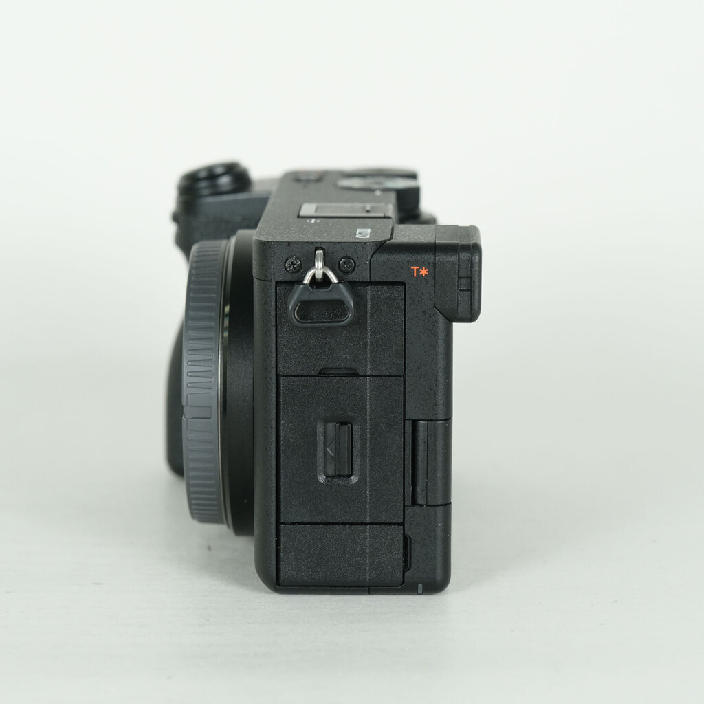 SONY α6700（ILCE-6700）の出品 | ONE SCENE（ワンシーン）