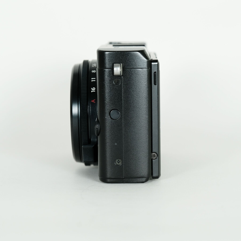 FUJIFILM X70 ブラック