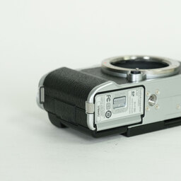 FUJIFILM X-A2 ボディ シルバー