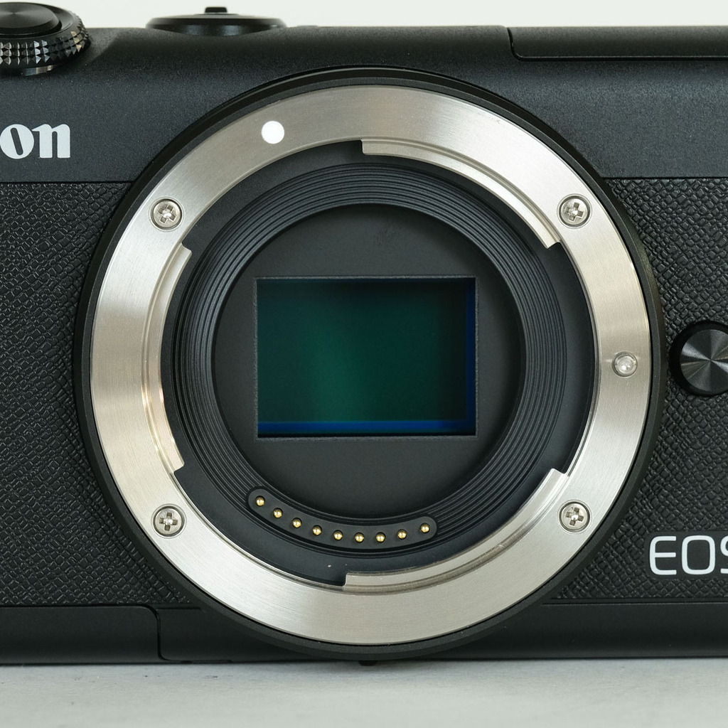 Canon EOS M200