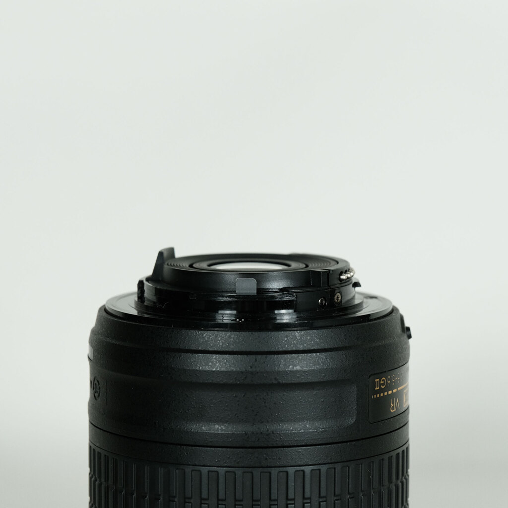 Nikon AF-S DX NIKKOR 18-55mm f3.5-5.6G VR II Nikon AF-S DX NIKKOR 18-55mm f3.5-5.6G VR II