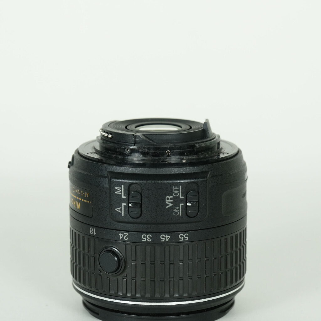 Nikon AF-S DX NIKKOR 18-55mm f3.5-5.6G VR IIの出品 | ONE SCENE