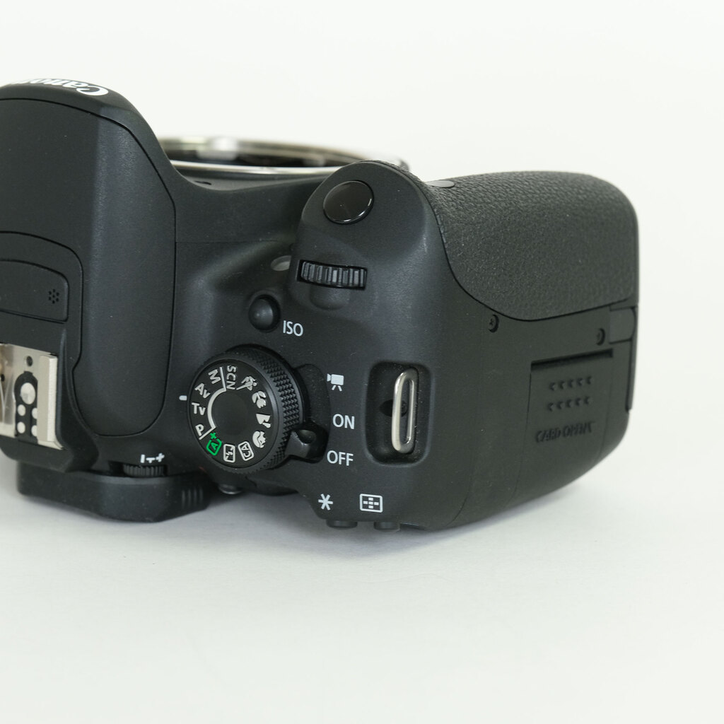 Canon EOS Kiss X7i