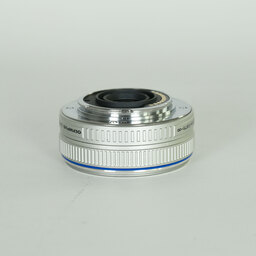 OLYMPUS M.ZUIKO DIGITAL 17mm F2.8 シルバー