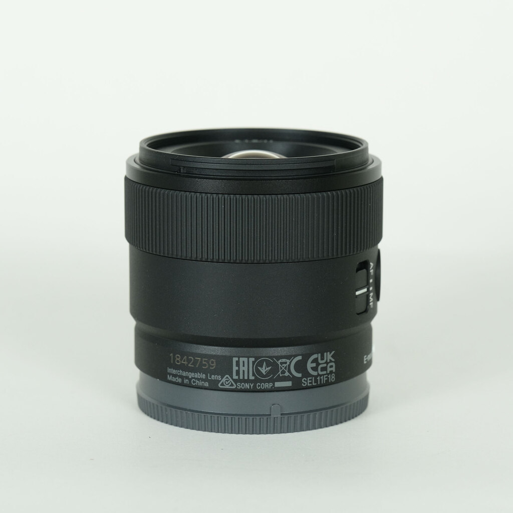 SONY E 11mm F1.8 SEL11F18の出品 | ONE SCENE（ワンシーン）