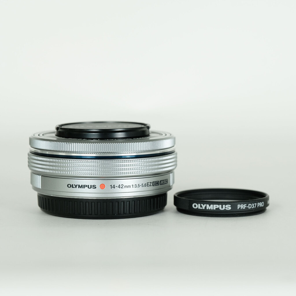 OLYMPUS M.ZUIKO DIGITAL ED 14-42mm F3.5-5.6 EZ シルバー OLYMPUS M.ZUIKO DIGITAL ED 14-42mm F3.5-5.6 EZ シルバー