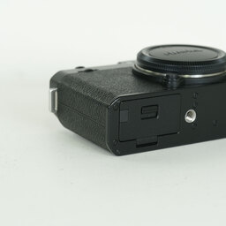 FUJIFILM X-E4
