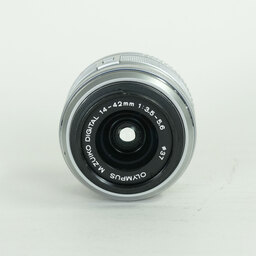 OLYMPUS M.ZUIKO DIGITAL 14-42mm F3.5-5.6IIR シルバー