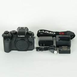 Panasonic LUMIX DC-G99 Panasonic LUMIX DC-G99