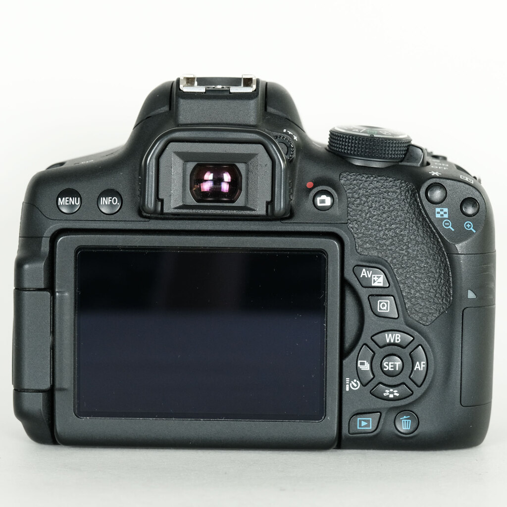 Canon EOS Kiss X8i
