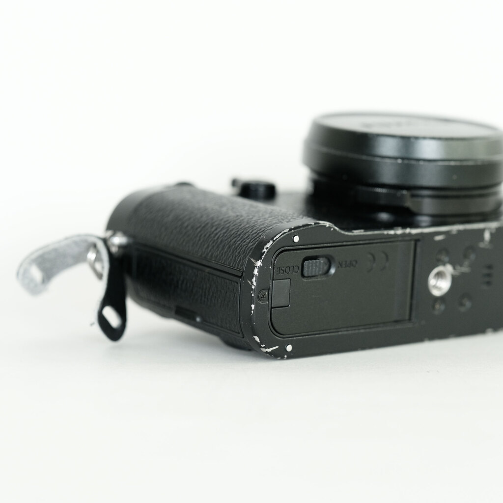 FUJIFILM X100F ブラック