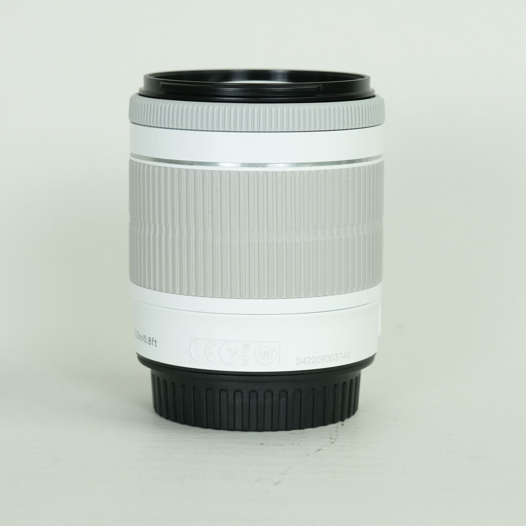 Canon EF-S18-55mm F3.5-5.6 IS STM ホワイト