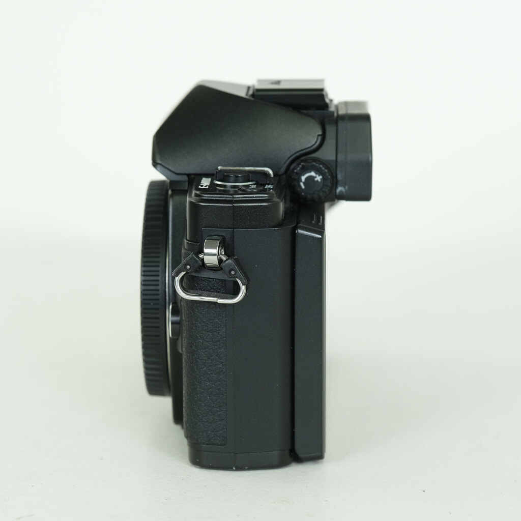 OLYMPUS OM-D E-M10 Mark II