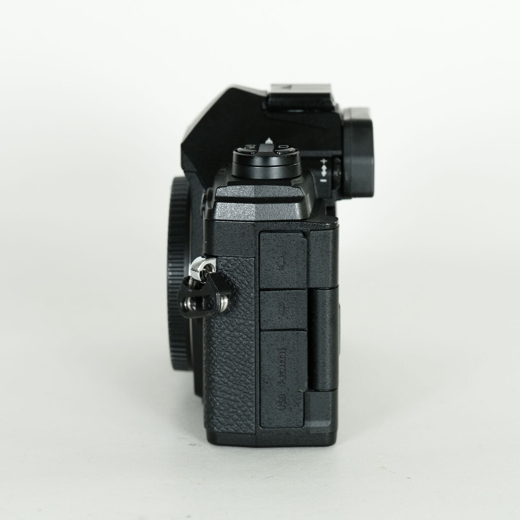 OLYMPUS OM-D E-M5 Mark III