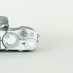 FUJIFILM X100V シルバー