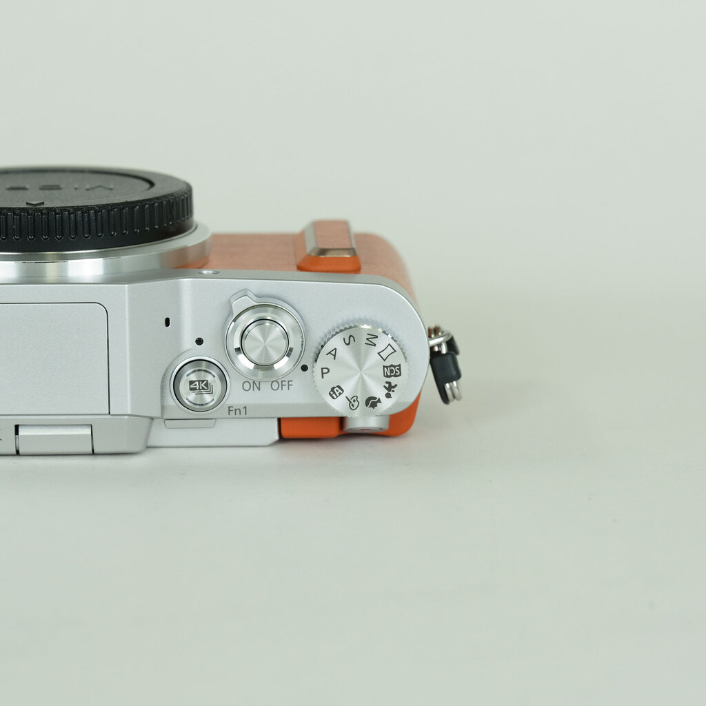 Panasonic LUMIX DC-GF10 ボディ オレンジ