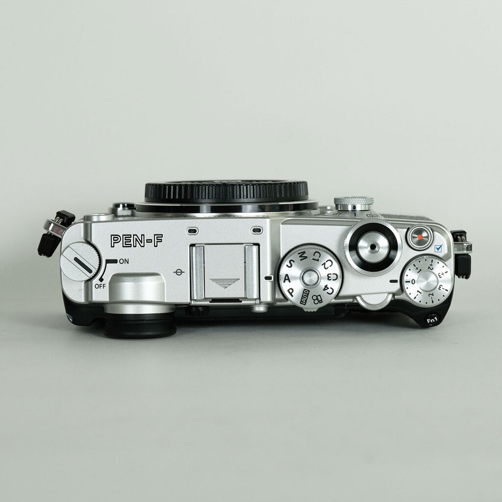 OLYMPUS PEN-F