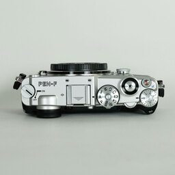 OLYMPUS PEN-F