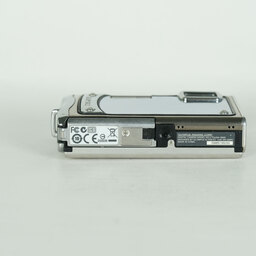 OLYMPUS μTOUGH 8000 シルバー OLYMPUS μTOUGH 8000 シルバー