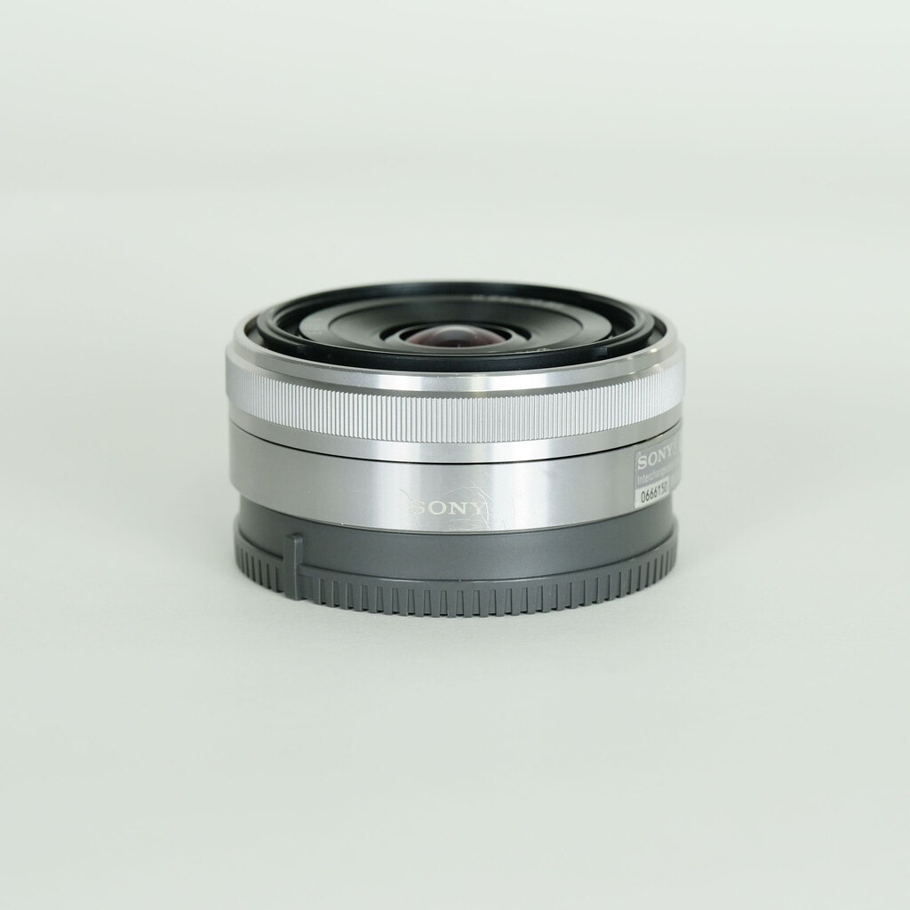 SONY E 16mm F2.8 SEL16F28