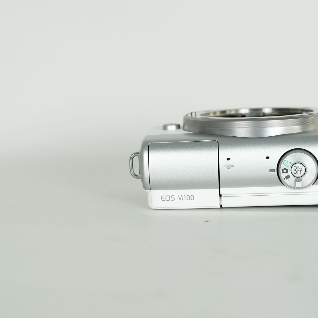 Canon EOS M100