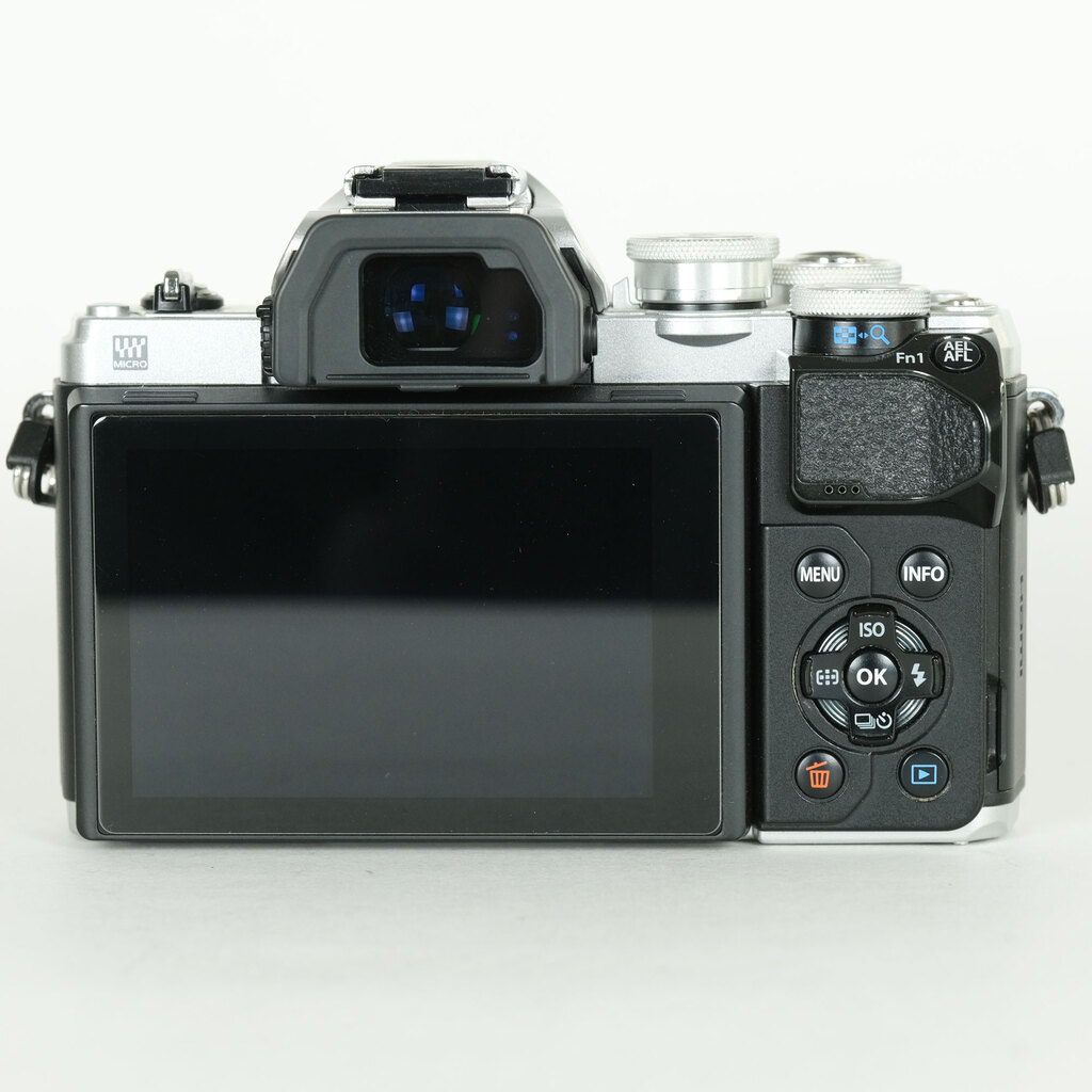 OLYMPUS OM-D E-M10 Mark III