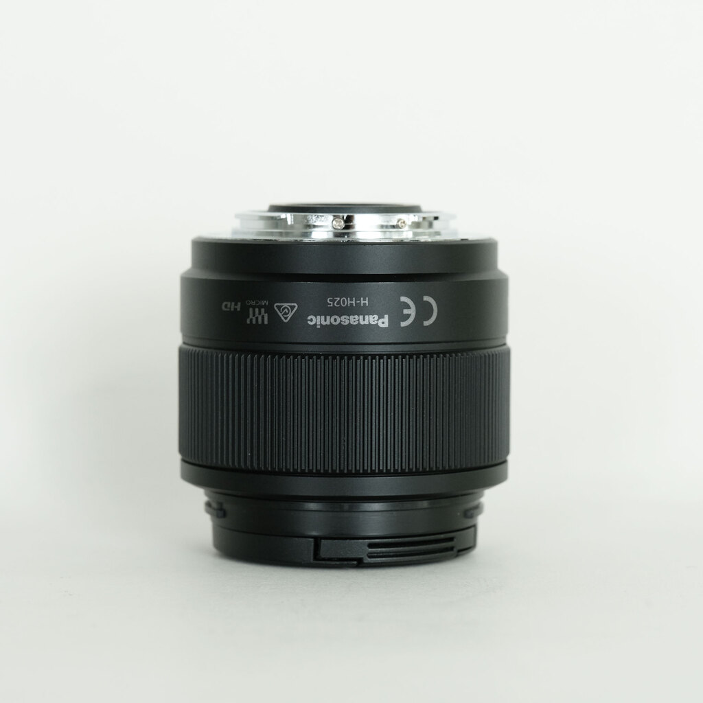 Panasonic LUMIX G 25mm F1.7 ASPH. Panasonic LUMIX G 25mm F1.7 ASPH.