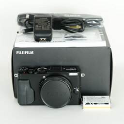 FUJIFILM X70 ブラック