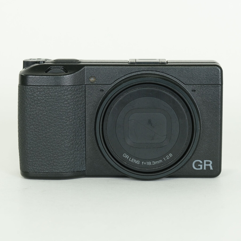 RICOH GR III