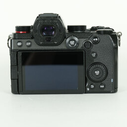 Panasonic LUMIX DC-S5 Panasonic LUMIX DC-S5