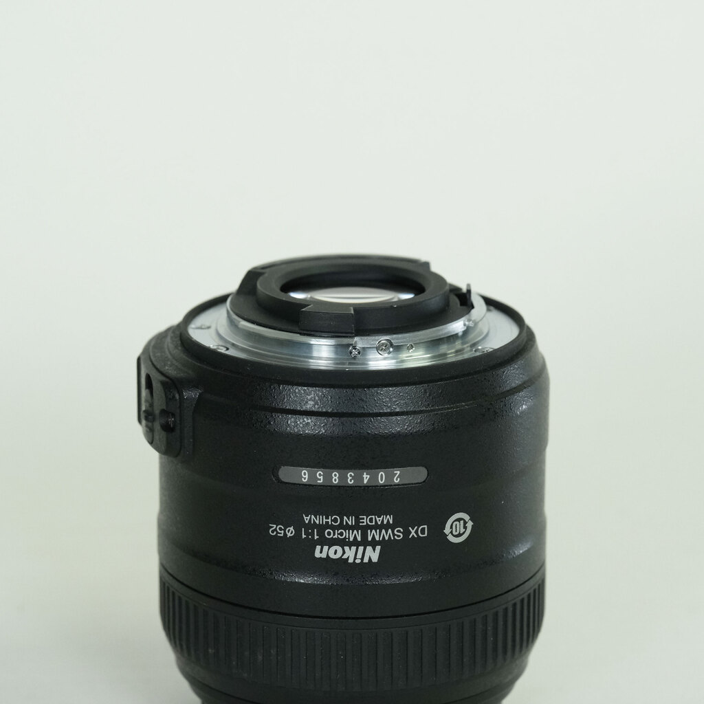 Nikon AF-S DX Micro NIKKOR 40mm f/2.8G Nikon AF-S DX Micro NIKKOR 40mm f/2.8G