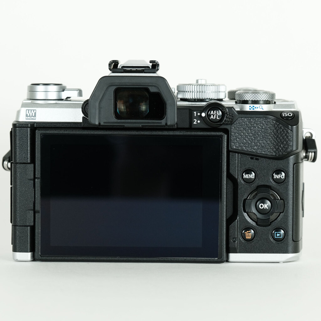 OLYMPUS OM-D E-M5 Mark III