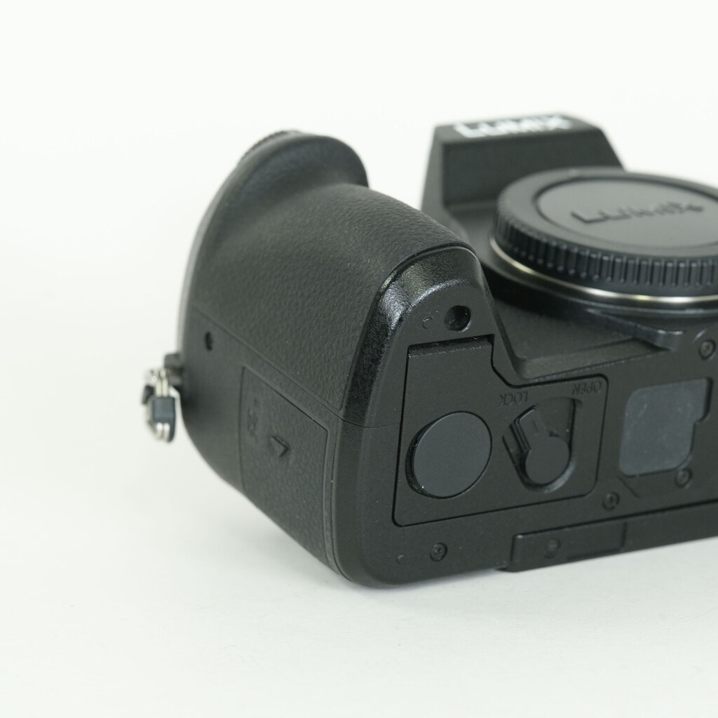 Panasonic LUMIX DMC-G8