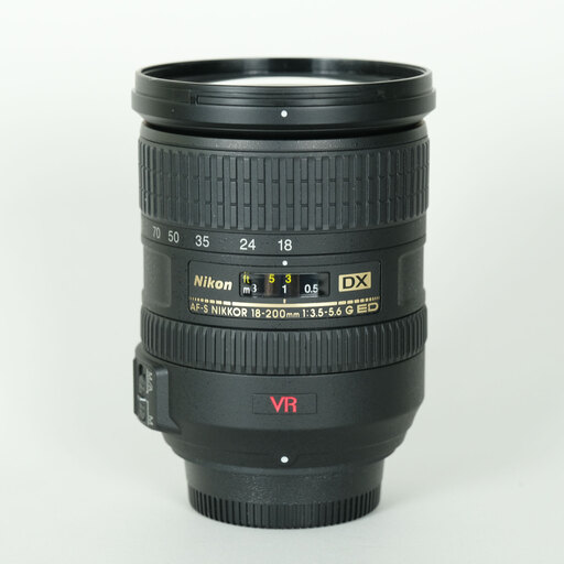 Nikon AF-S DX VR Zoom-Nikkor 18-200mm F3.5-5.6G IF-ED Nikon AF-S DX VR Zoom-Nikkor 18-200mm F3.5-5.6G IF-ED